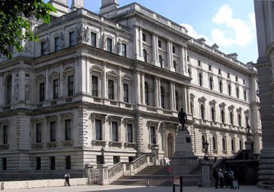 بريطانيا تستدعى السفير الروسي بسبب مناورات عسكرية بالقرب من المجال الجوي