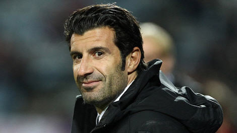 البرتغالي لويس فيغو ينضم لسباق رئاسة الفيفا