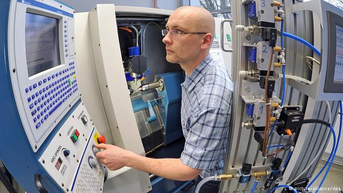 كيف تستفيد من التكنولوجيا في الحصول على وظيفة جديدة ؟