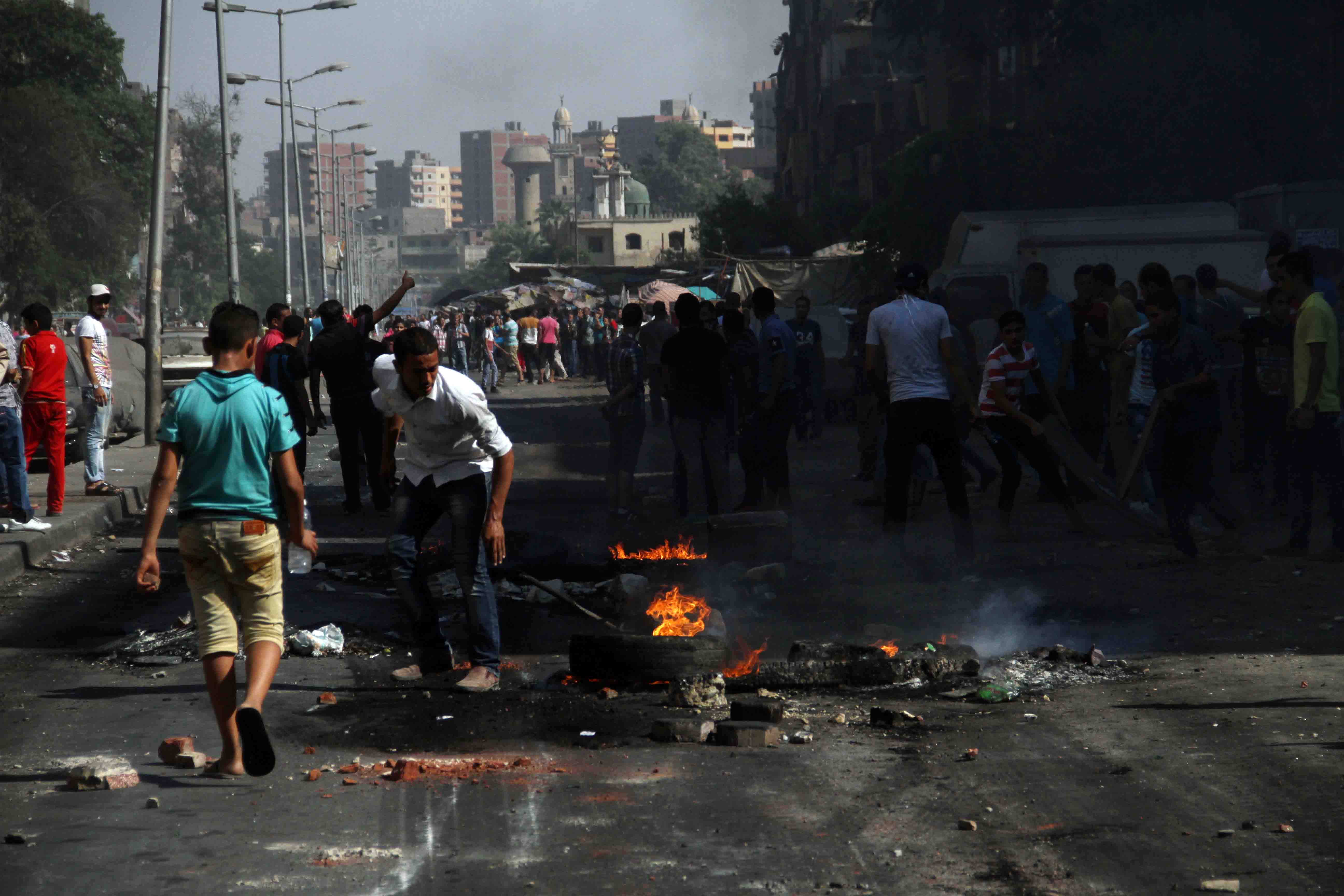 قوات الجيش تغلق شارع الحرية بالمطرية وانتشار المدرعات في محيطه