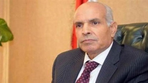 وزير الصناعة الاسبق محمود عيسى