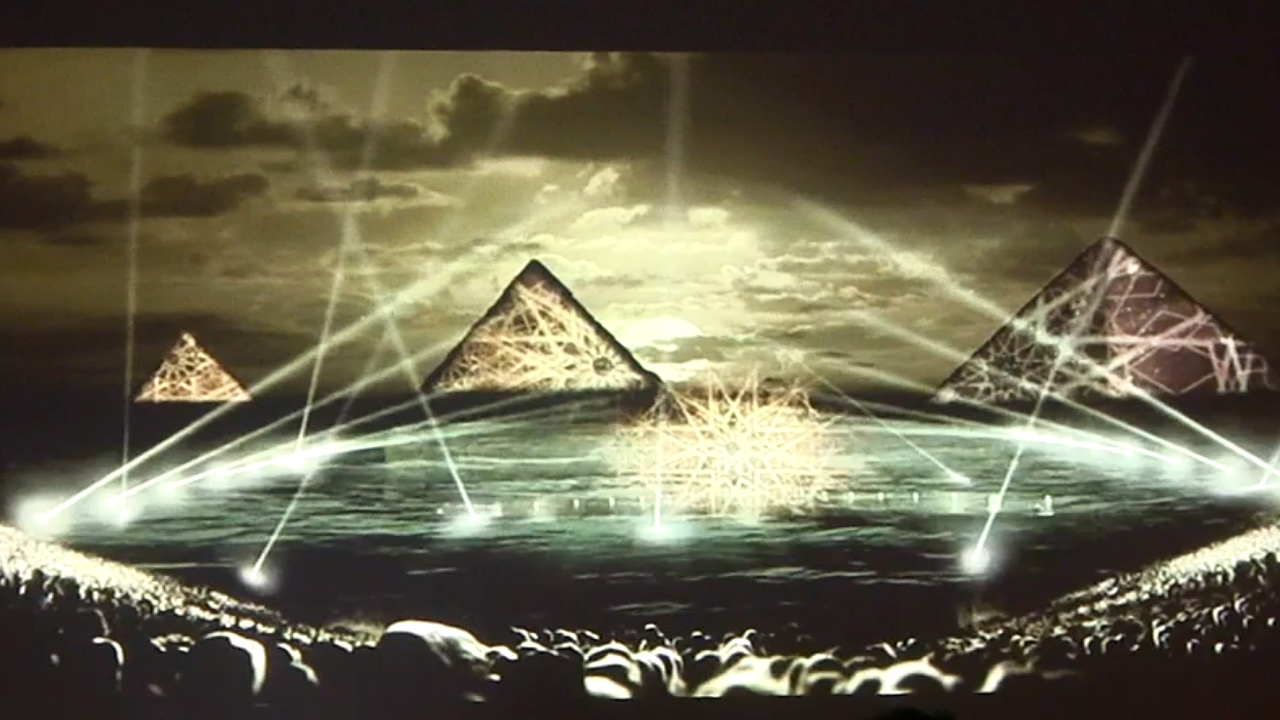 الصوت والضوء بالاهرامات