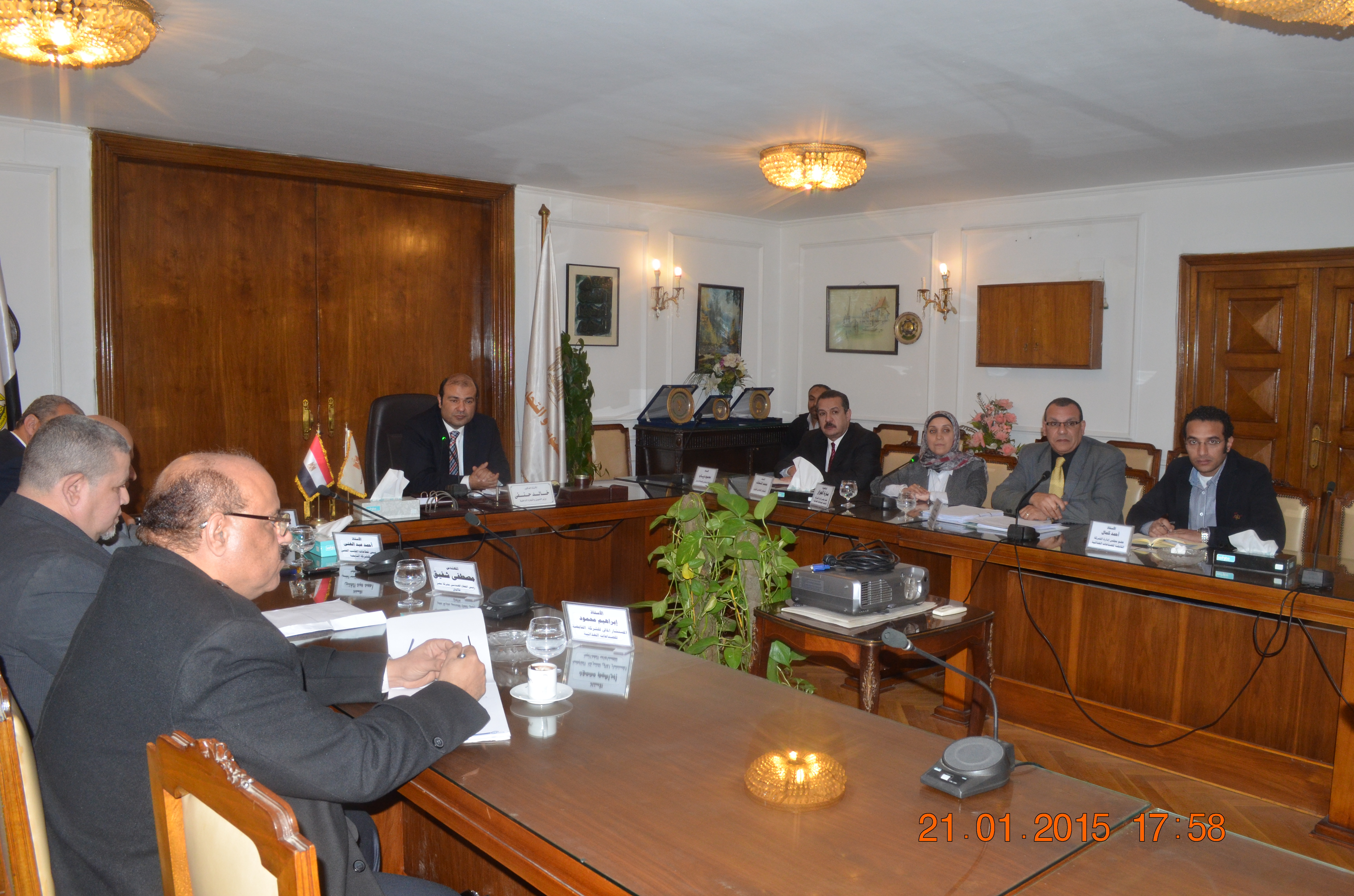 اجتماع وزير التموين مع رئيس شركة الاصدقاء لمنتجات الالبان وعدد من أعضاء مجلس إدارة القابضة للصناعات الغذائية