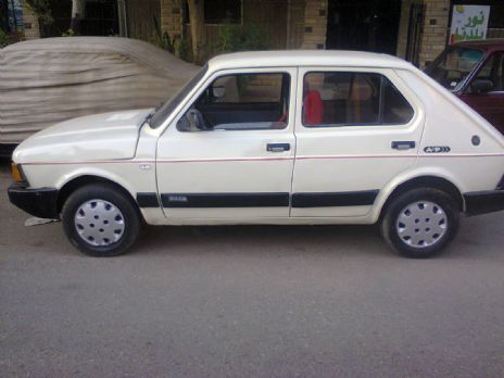 سيارة قديمة