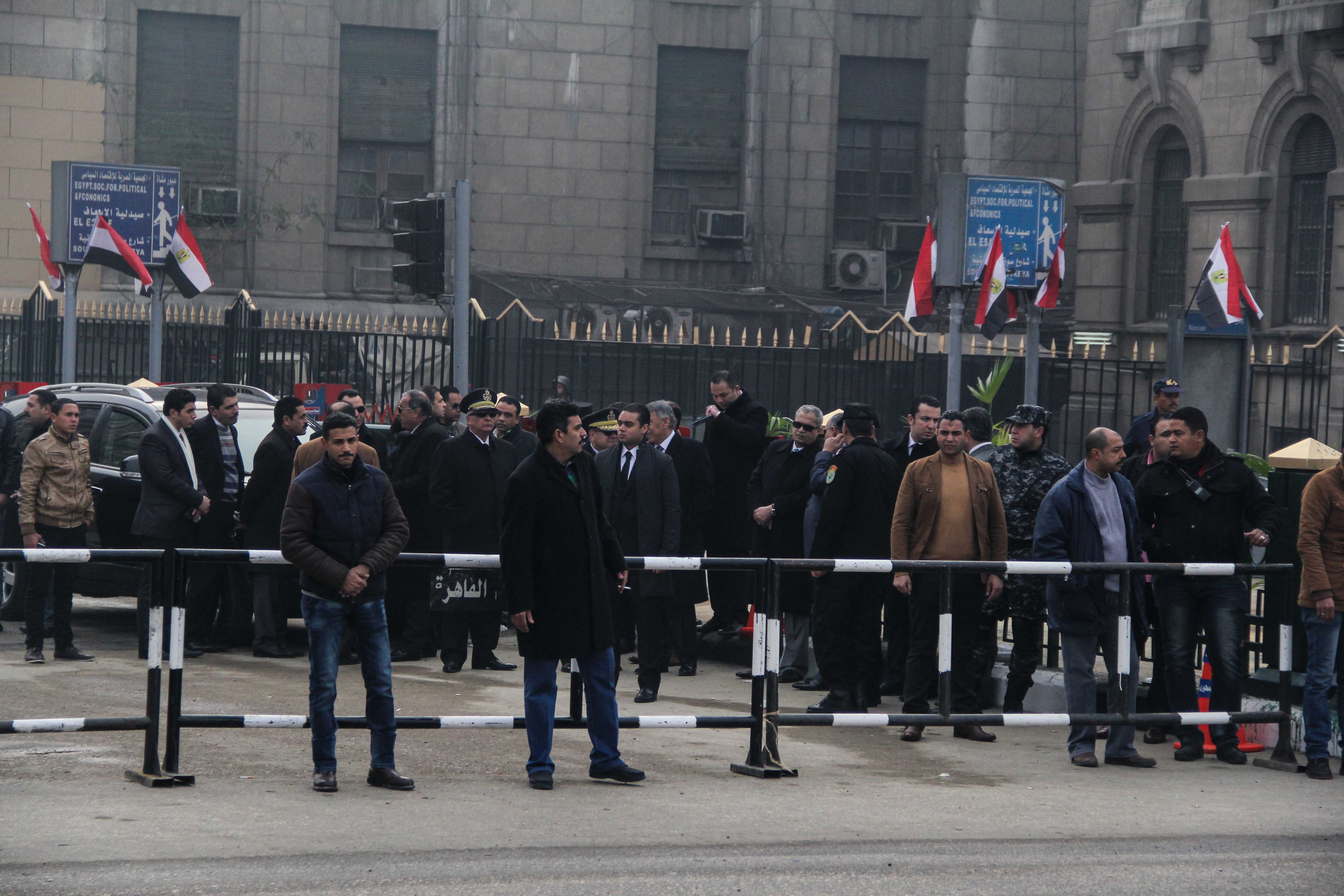 بالصور.. تأمين موكب السيسي أثناء زيارة دار القضاء العالى