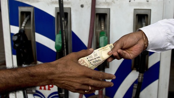 زيادة الضرائب على الوقود الهندى