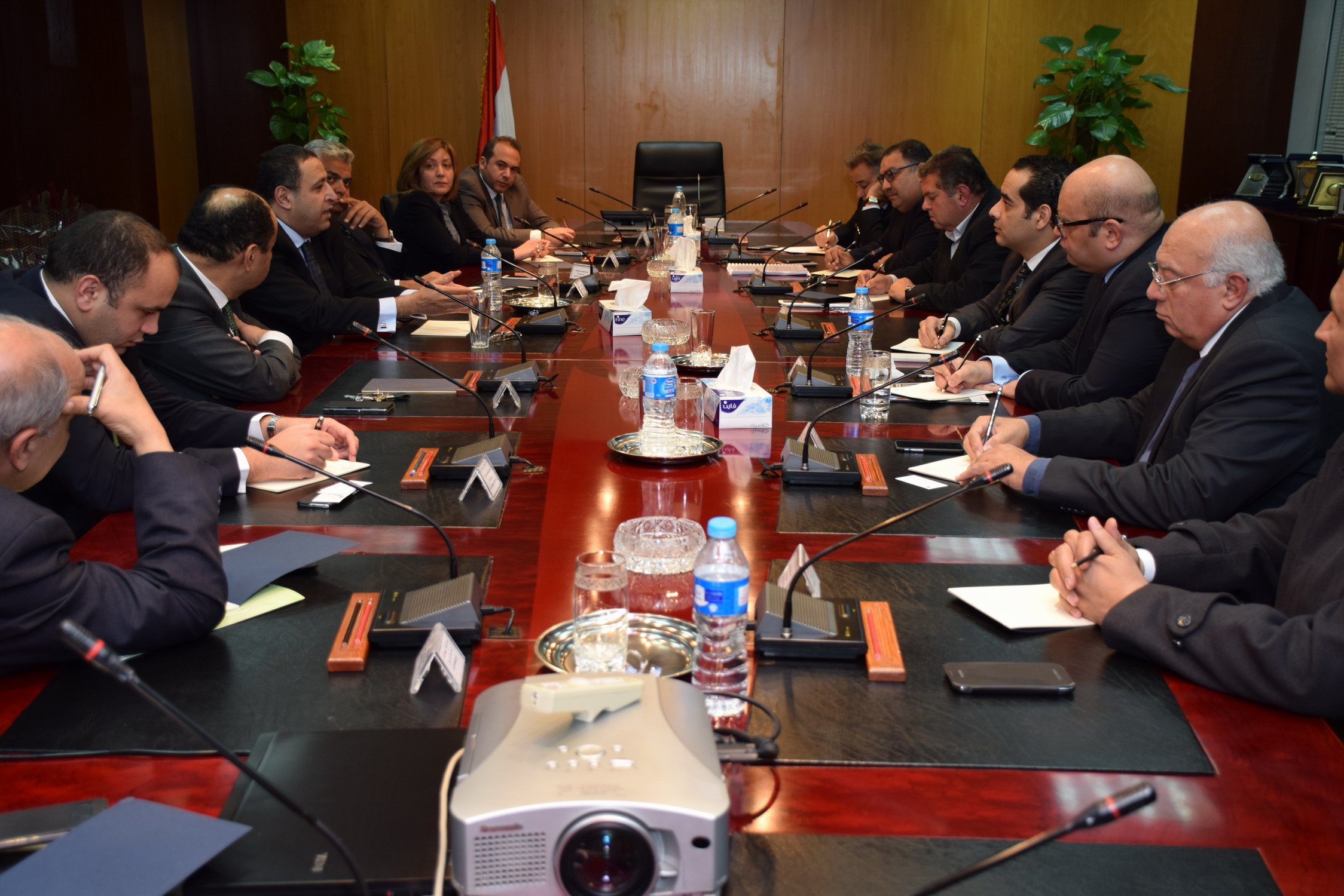 وزير الاستثمار يبحث الاستعدادات لمؤتمر القمة