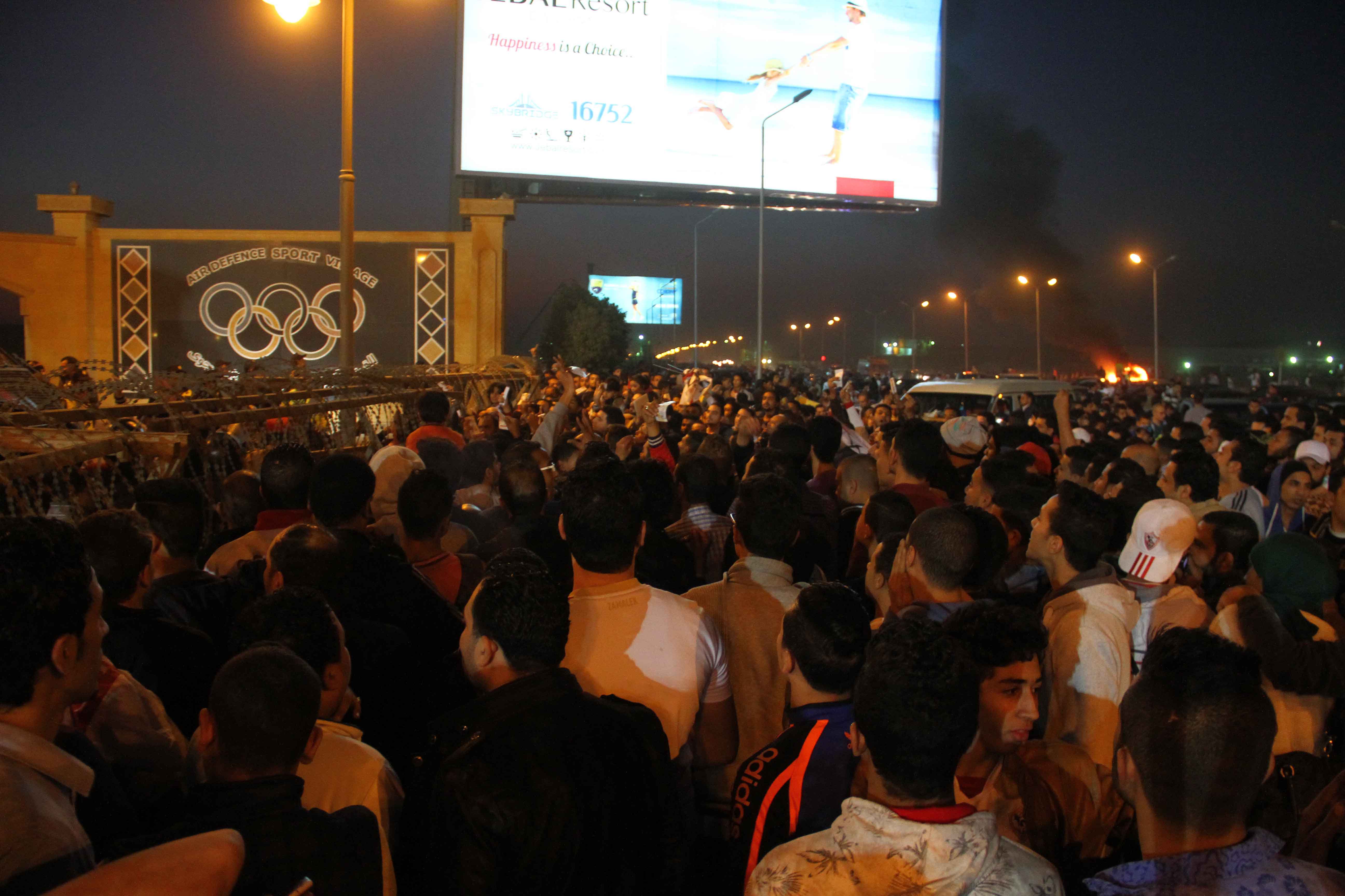 اشتباكات وايت نايتس مع الشرطة فى ماتش الزمالك وانبى