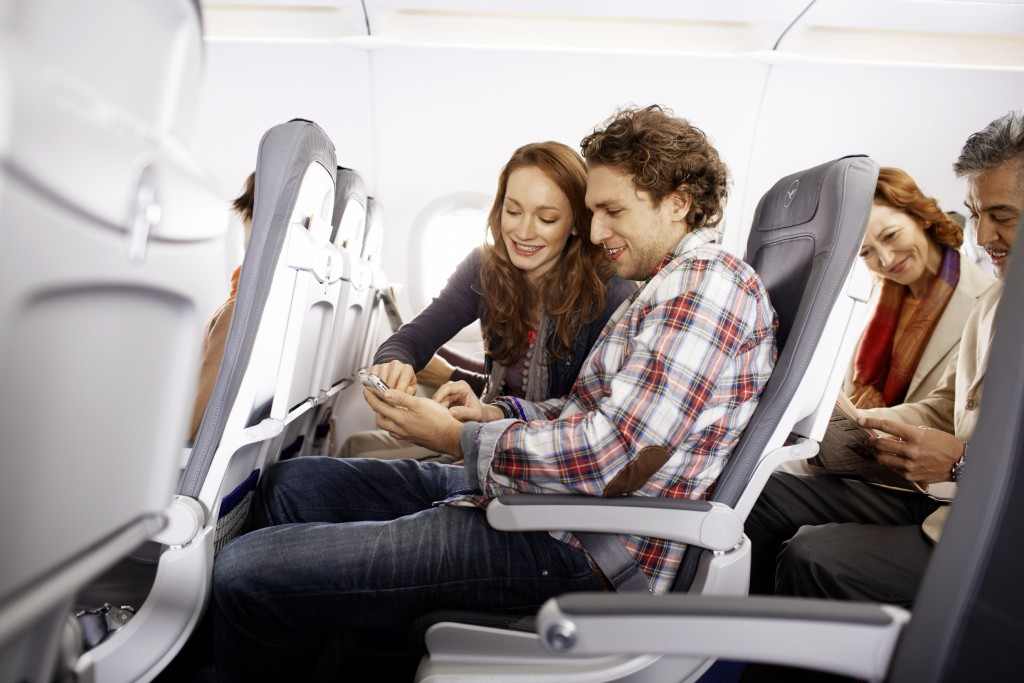 شركات الطيران تتسابق لتقديم خدمات “واي فاي” على متن طائراتها