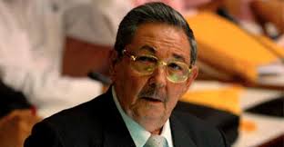 كاسترو يمنح لقب “أبطال كوبا” لخمسة جواسيس سابقين