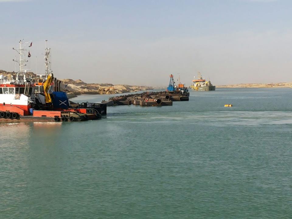 بالصور.. جولة بحرية فى المجرى الملاحى لـ”قناة السويس الجديدة”