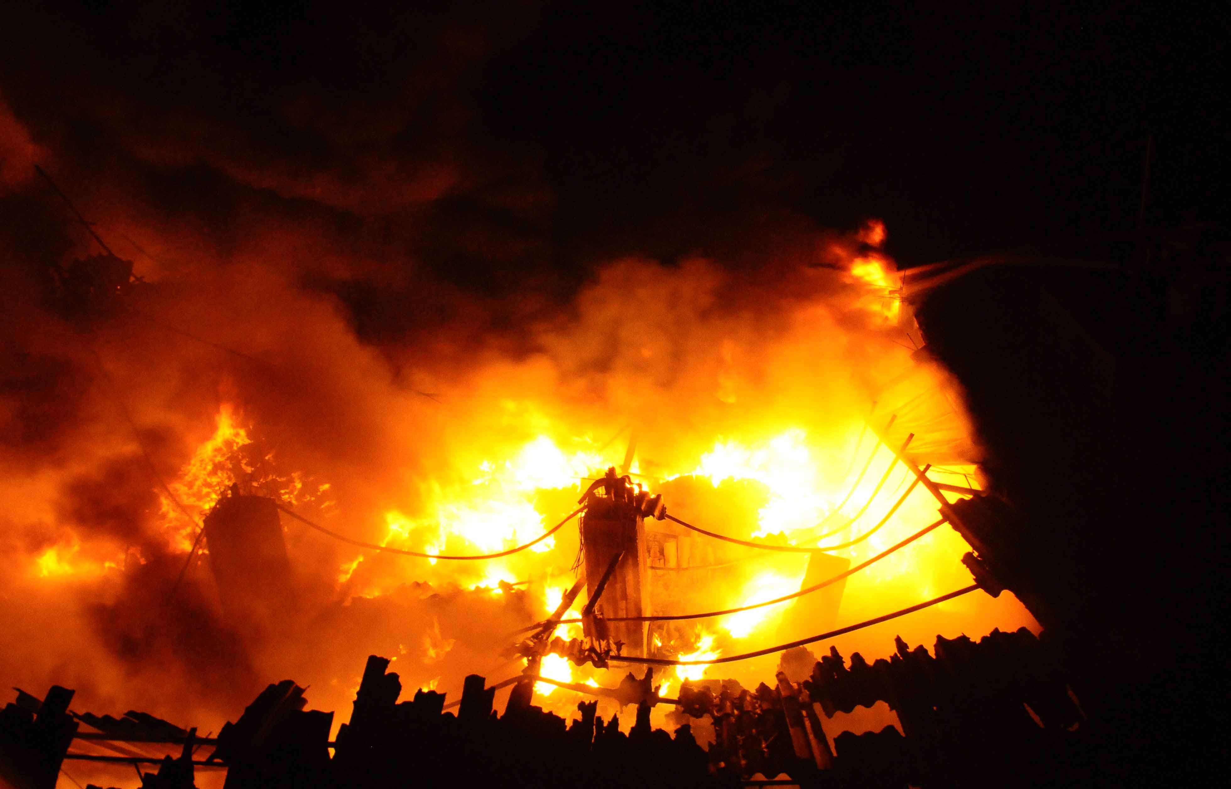 حريق مصنع الشبراويشى بالعمرانية