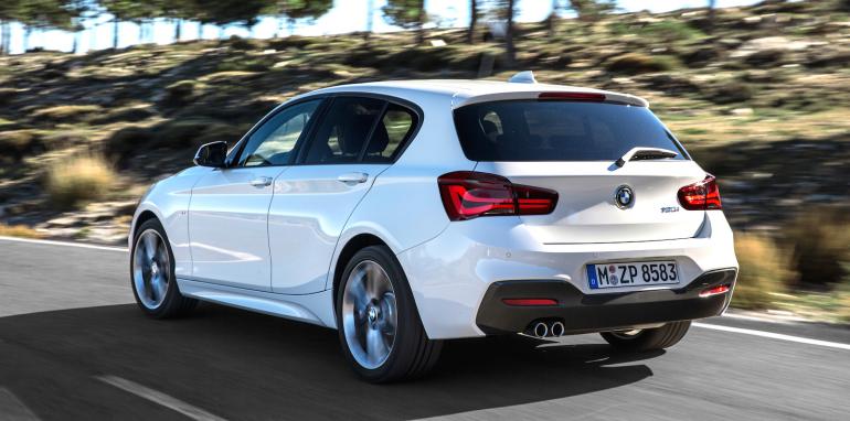 مقارنة بين مواصفات واسعار “بى ام دبليو 116I” و”مرسيدس B180″ لعام 2015