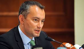 من هو ملادينوف الذي عينه بان كي مون مبعوثا جديدا للسلام في الشرق الأوسط؟