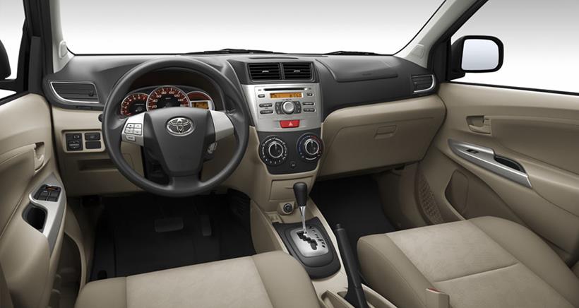  مقارنة بين مواصفات واسعار “سكودا فابيا” و” تويوتا فانزا” لعام 2015