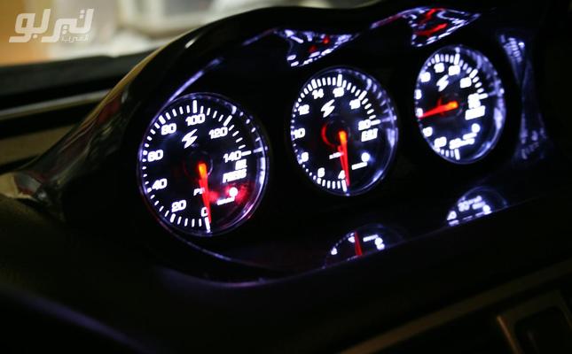 كيف تنظف غطاء تجويف عدادات سيارتك ؟