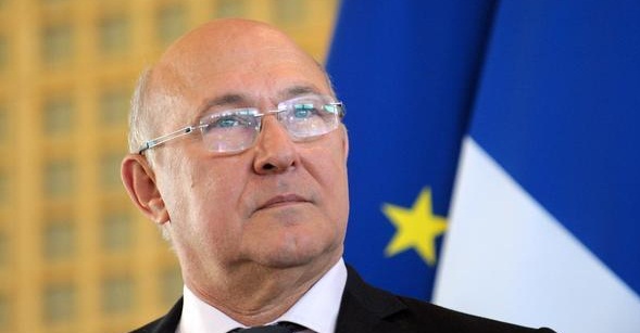 وزير المالية الفرنسى : أحمل رسالة ثقة وصداقة من أولاند خلال مؤتمر القمة الاقتصادية