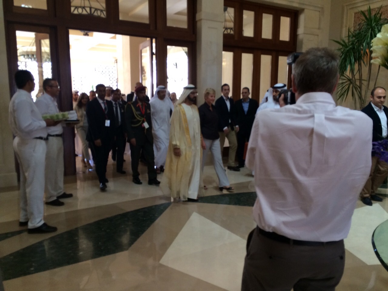 المؤتمر الاقتصادي.. بن راشد يصل شرم الشيخ ليترأس وفد الامارات المشارك فى “القمة الاقتصادية”