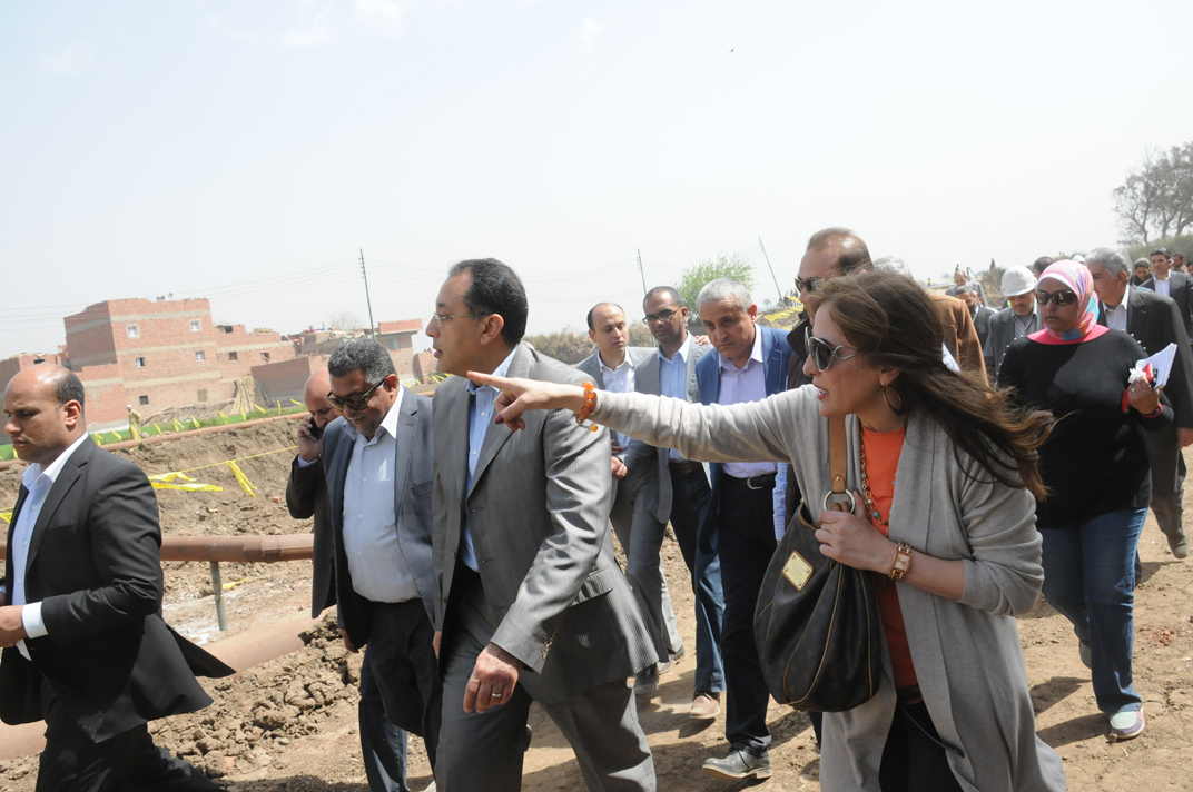 بالصور .. وزير الإسكان يتفقد أكبر مشروعات ” أكتوبر” لحل أزمة المياه قبل الصيف