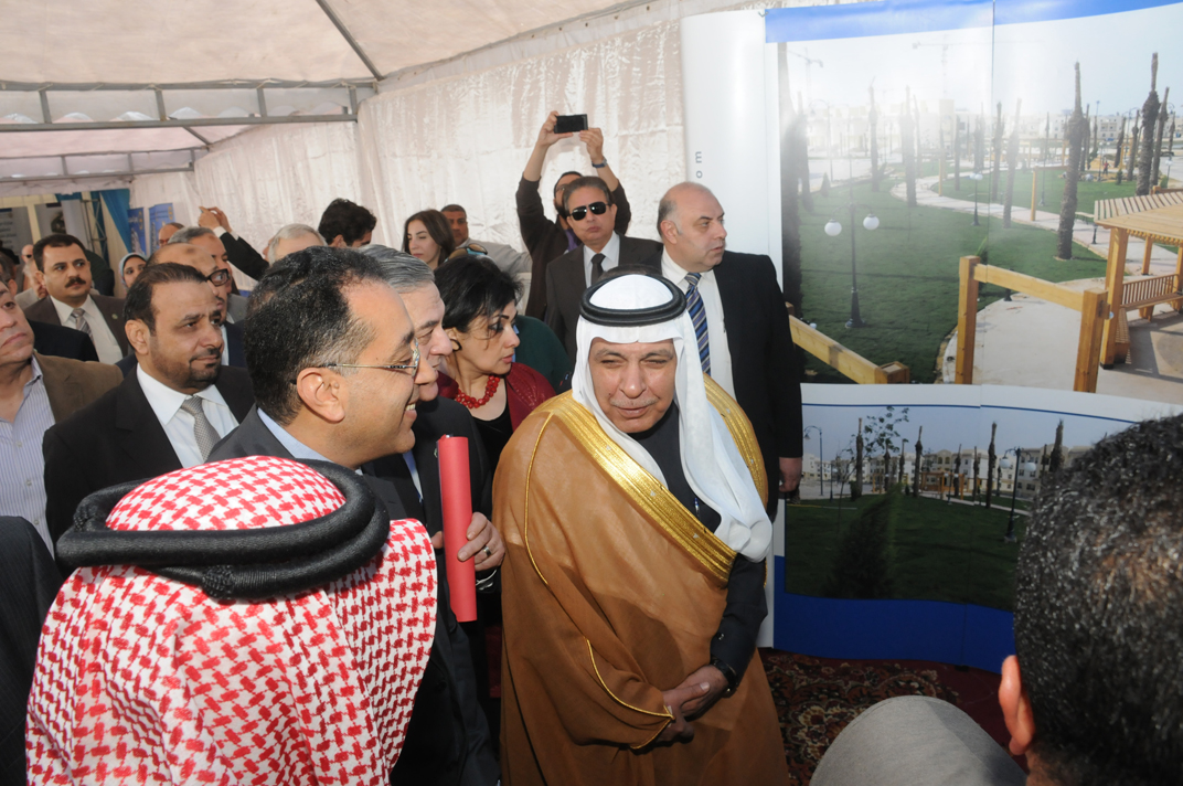 وزير الاسكان واستعدادات القمة الاقتصادية