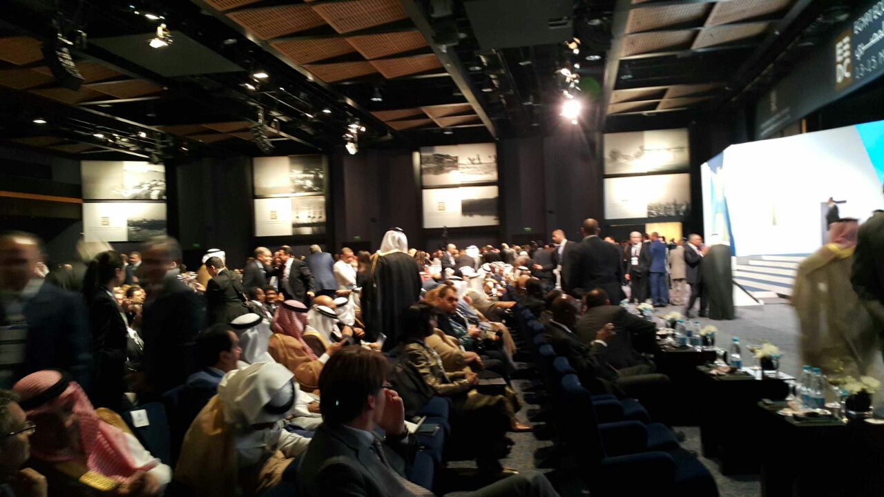 المؤتمر الاقتصادي.. قاعة المؤتمرات فى استقبال السيسى الان