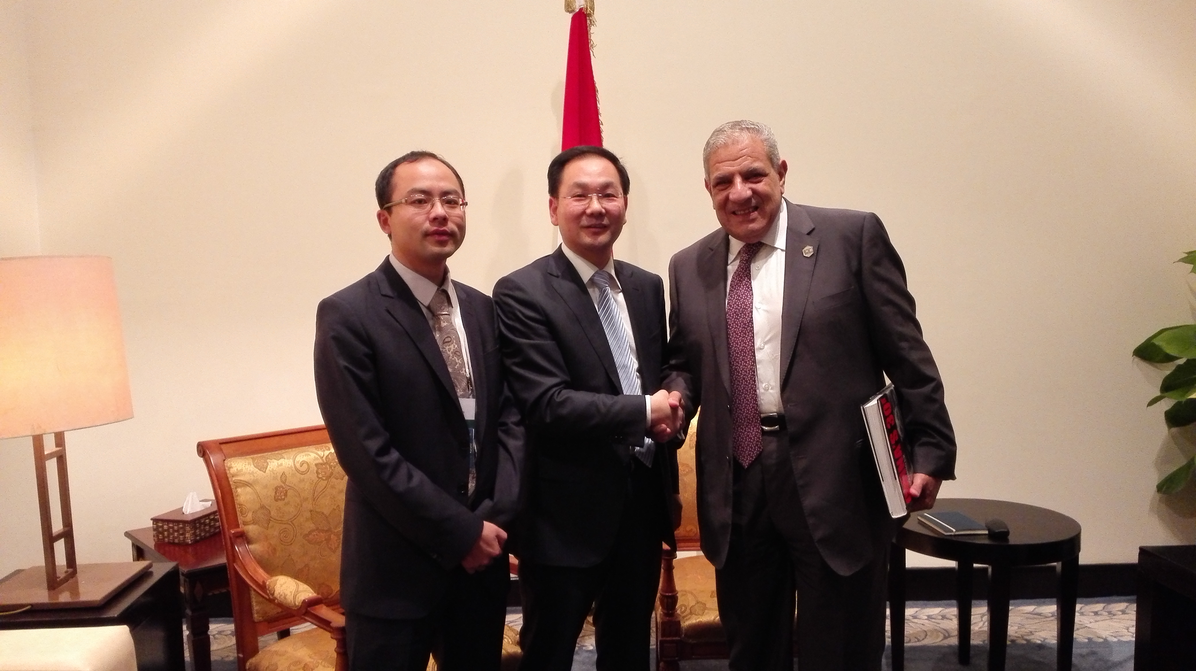 محلب ومسئولى هواوى