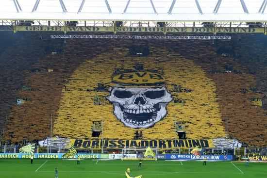 وثيقة تأمين ضد خسارة”بوروسيا دورتموند” للتأهل لدورى أبطال اوروبا