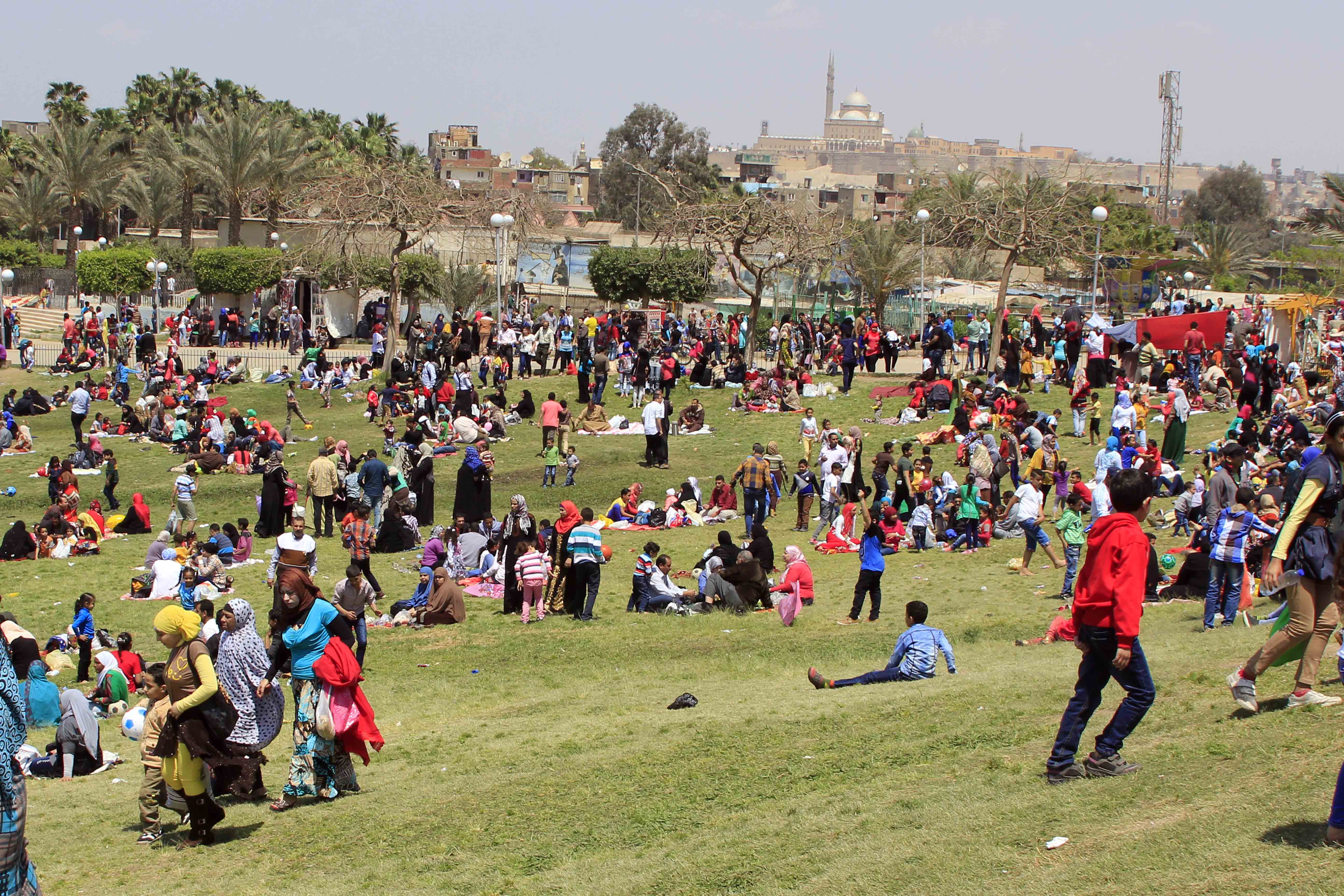 بالصور – احتفالات عيد شم النسيم حديقة الفسطاط