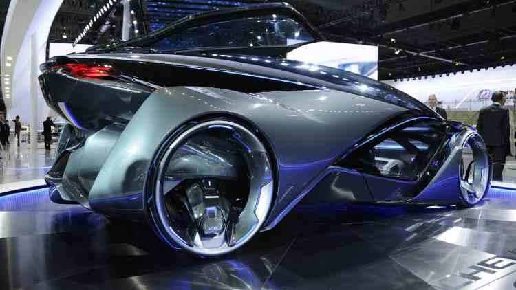 بالصور: “شيفروليه” تكشف النقاب عن سيارة مستقبلية ذاتية القيادة في شنغهاي