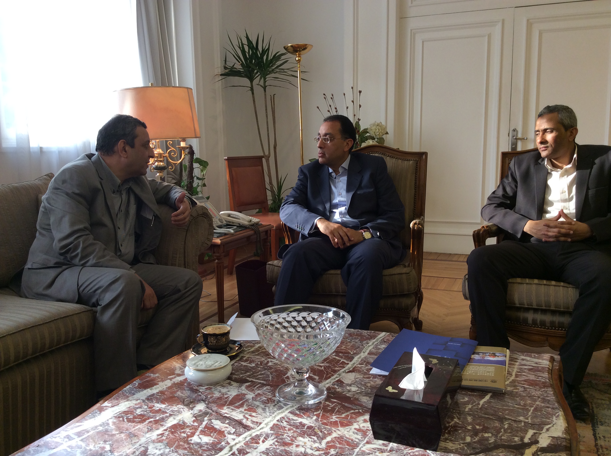 وزير الاسكان ونقيب الصحفيين