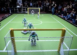 روبوتات ألمانيا تسعى للتفوق على البشر في كرة القدم بحلول عام 2050