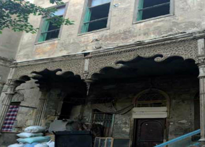 محافظة القاهرة تؤجل عملية إخلاء وهدم بيت مدكور بالدرب الأحمر لمدة شهر