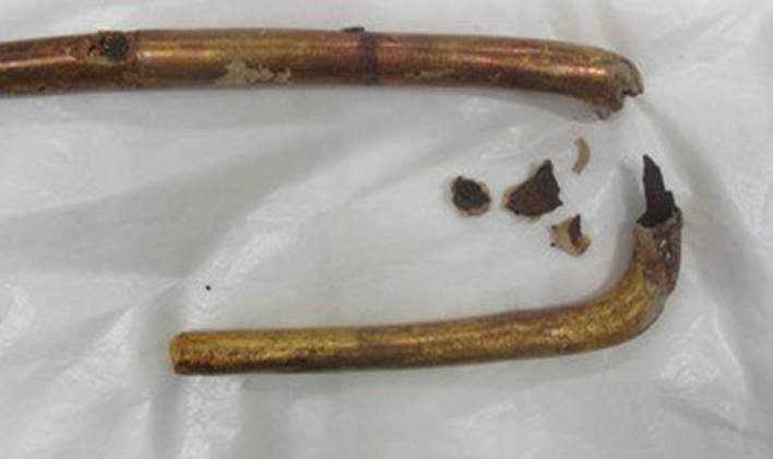 الصورة المتداولة للعصا المكسورة