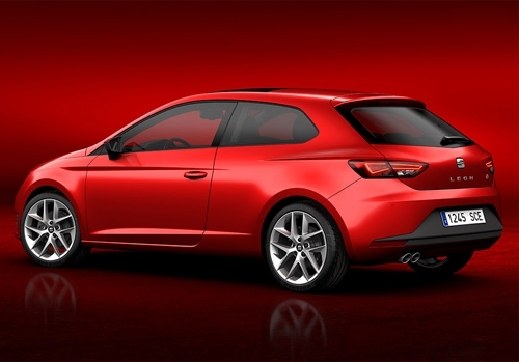 “محمد زكى” يفتتح معرض لسيارات “سيات” بالقطامية بقيمة 12 مليون جنيه