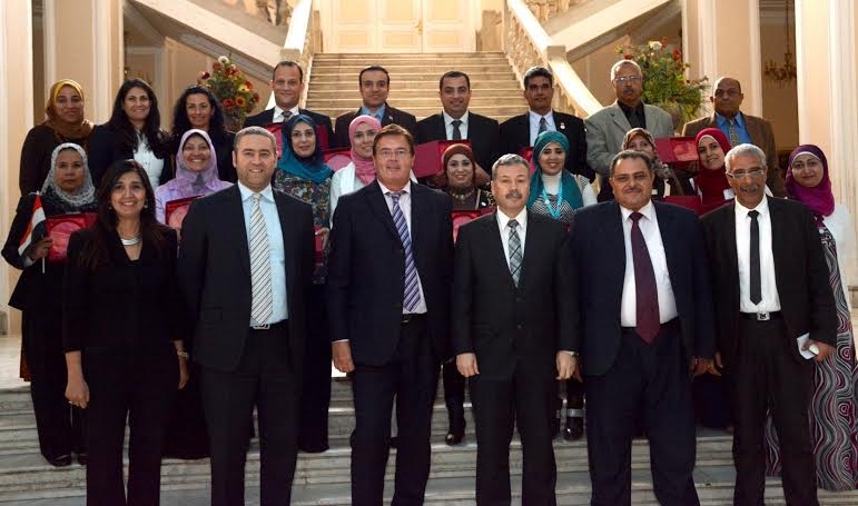 التربية والتعليم ومايكروسوفت يكرمان 14 معلماً