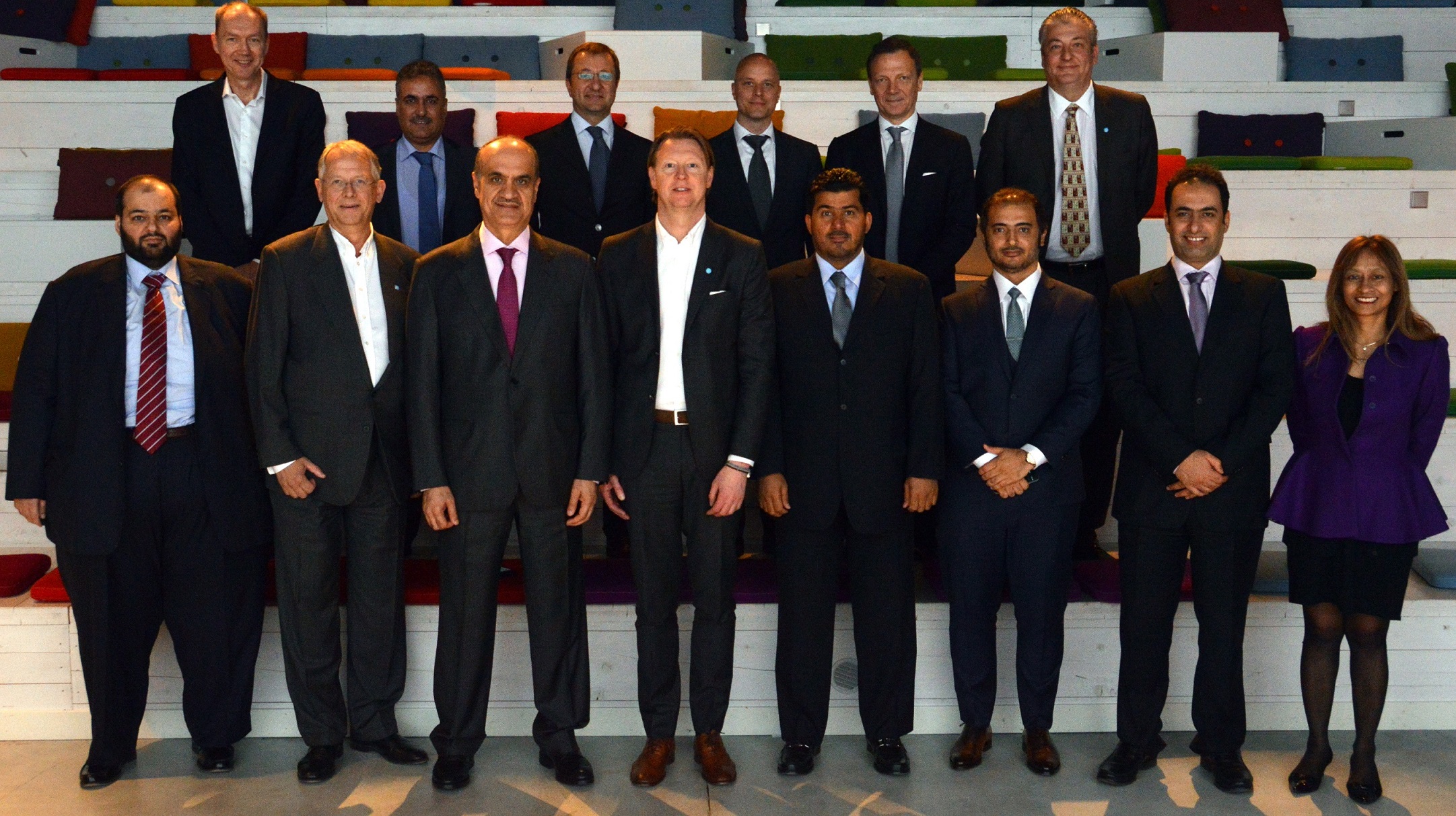 توقيع عقد شراكة اتصالات وإريكسون