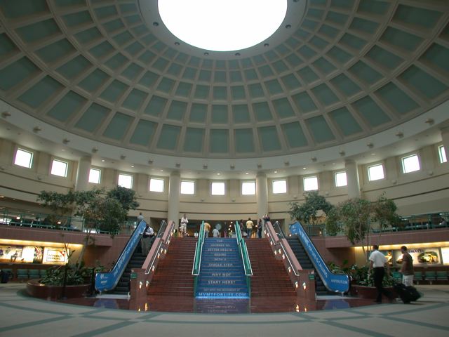  أفضل 10 مطارات في العالم تقدم خدمة “الواي فاي” في الجو