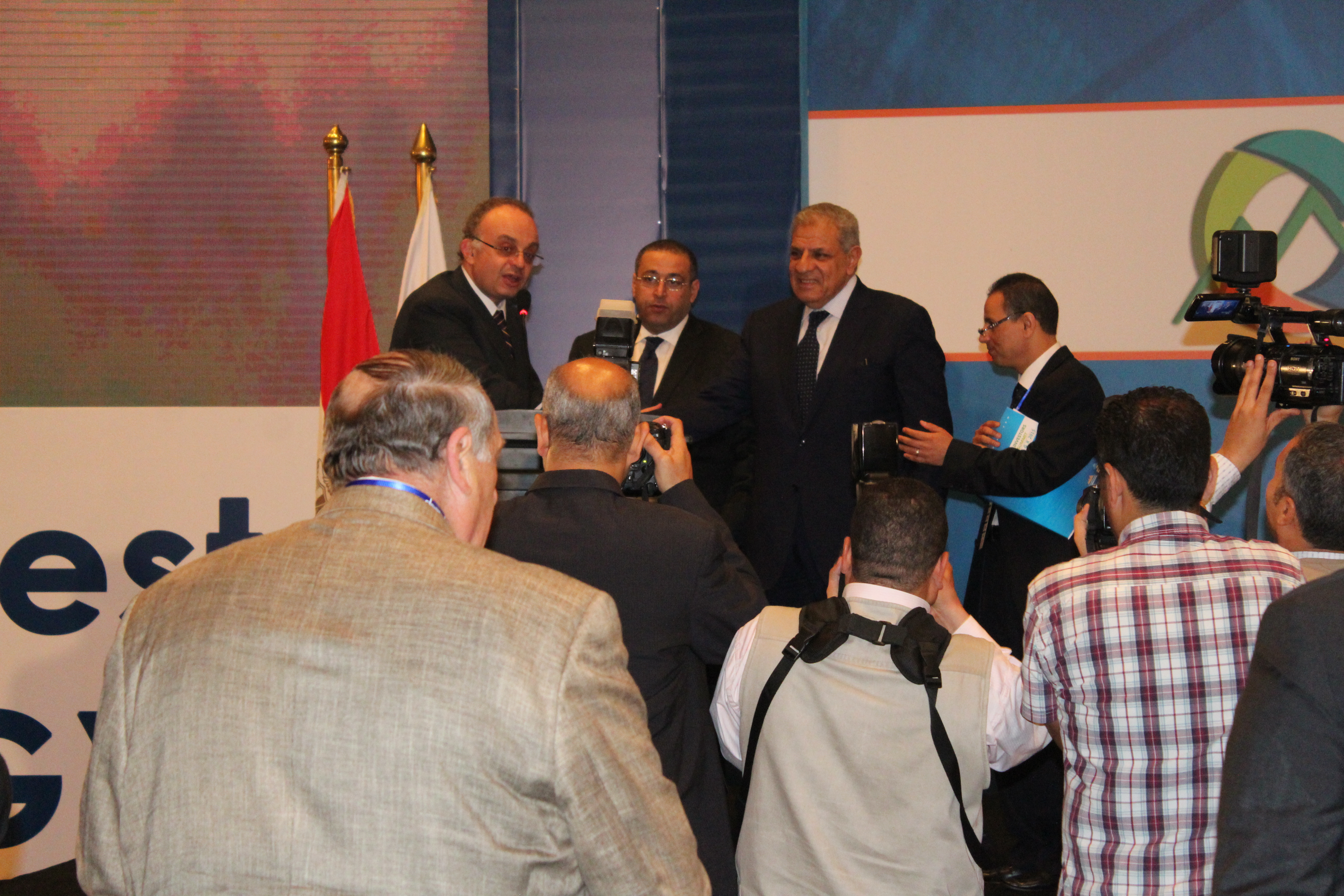 سامى: “رئيس الوزراء” تلقى أول نسخة من المعايير المصرية للتقييم العقارى