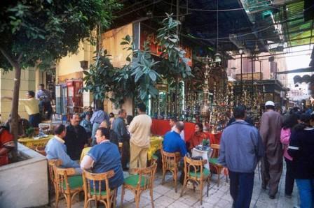 تحصيل 500 جنيه من كل منشأة تشغل الأرصفة والطرق العامة