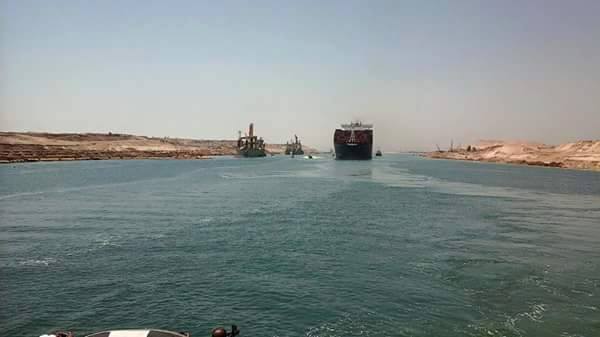 عبور اول سفينة في قناة السويس الجديدة