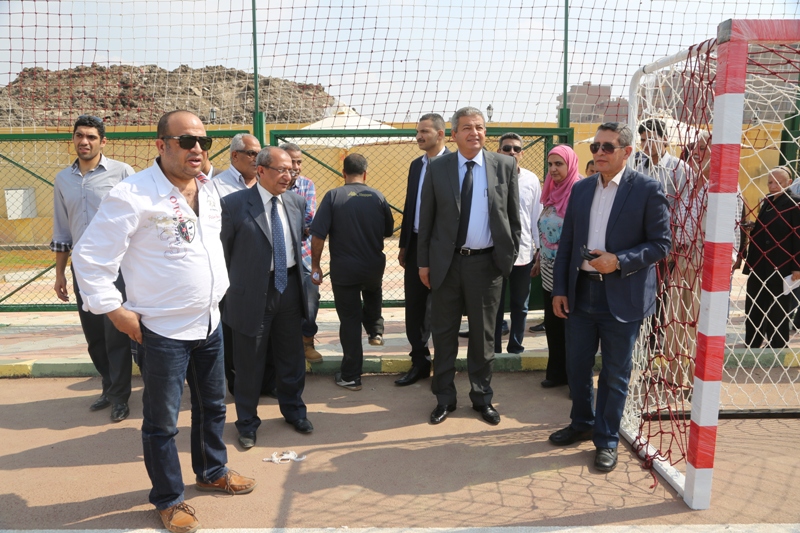 محلب يفتتح مركز شباب المطرية بتكلفة 5 ملايين جنيه