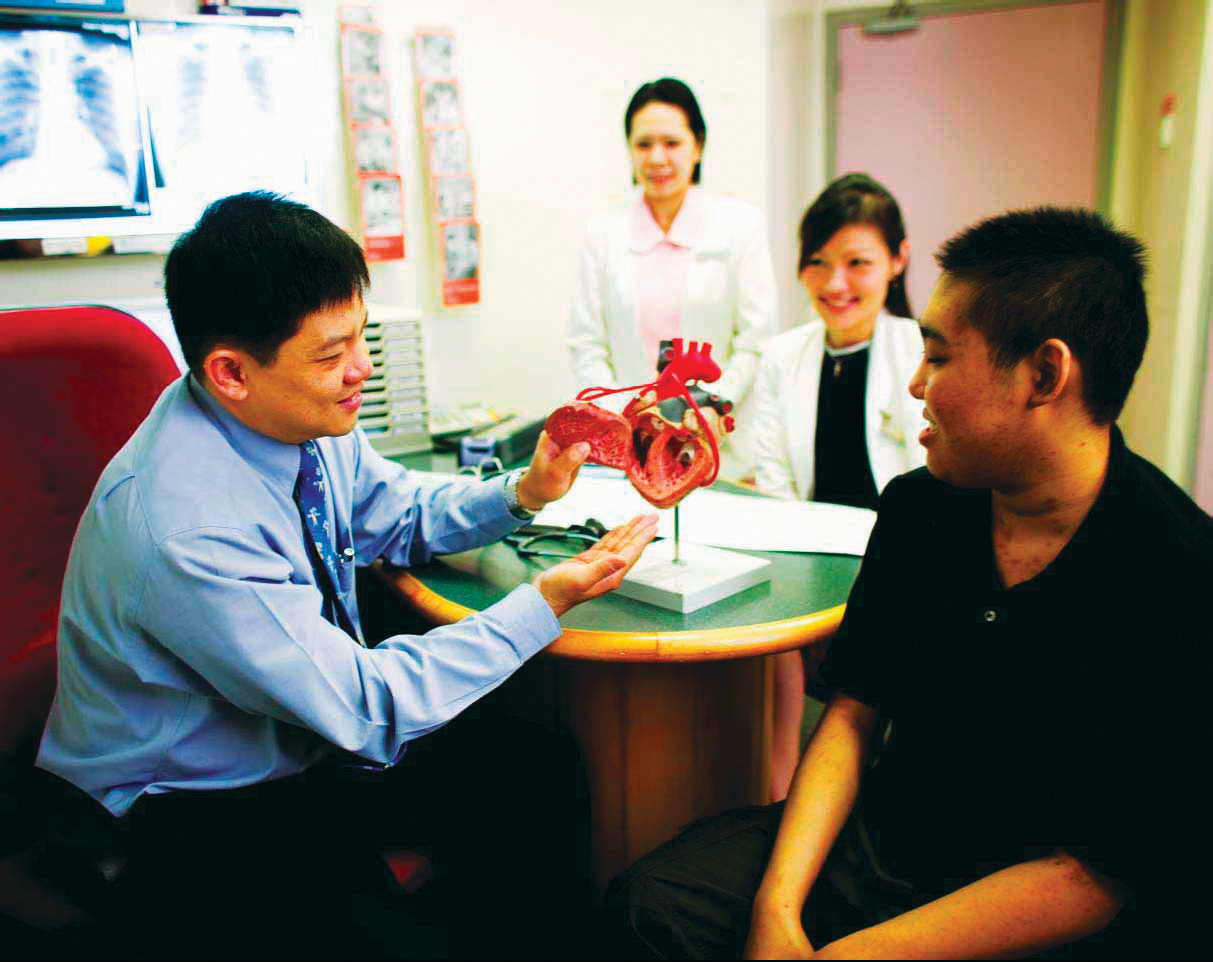 سنغافورة تستثمر في الرعاية الصحية لعلاج شيخوخة القوى العاملة