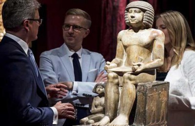 الآثار توقف التعامل مع متحف “نورث هامبتون” بسبب بيعه تمثال “سخم كا”