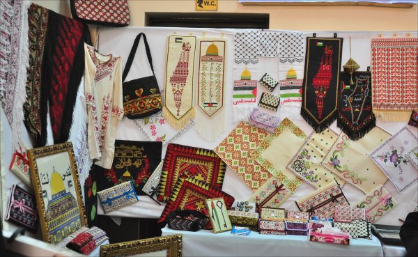 “يدوية” تستهدف ضم 100 حرفى وتسعى لزيادة المعروض لـ10 آلاف منتج بنهاية العام