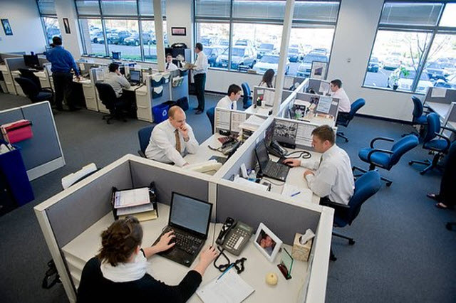 أسعار تأجير المقرات تقلص طموحات رواد الأعمال