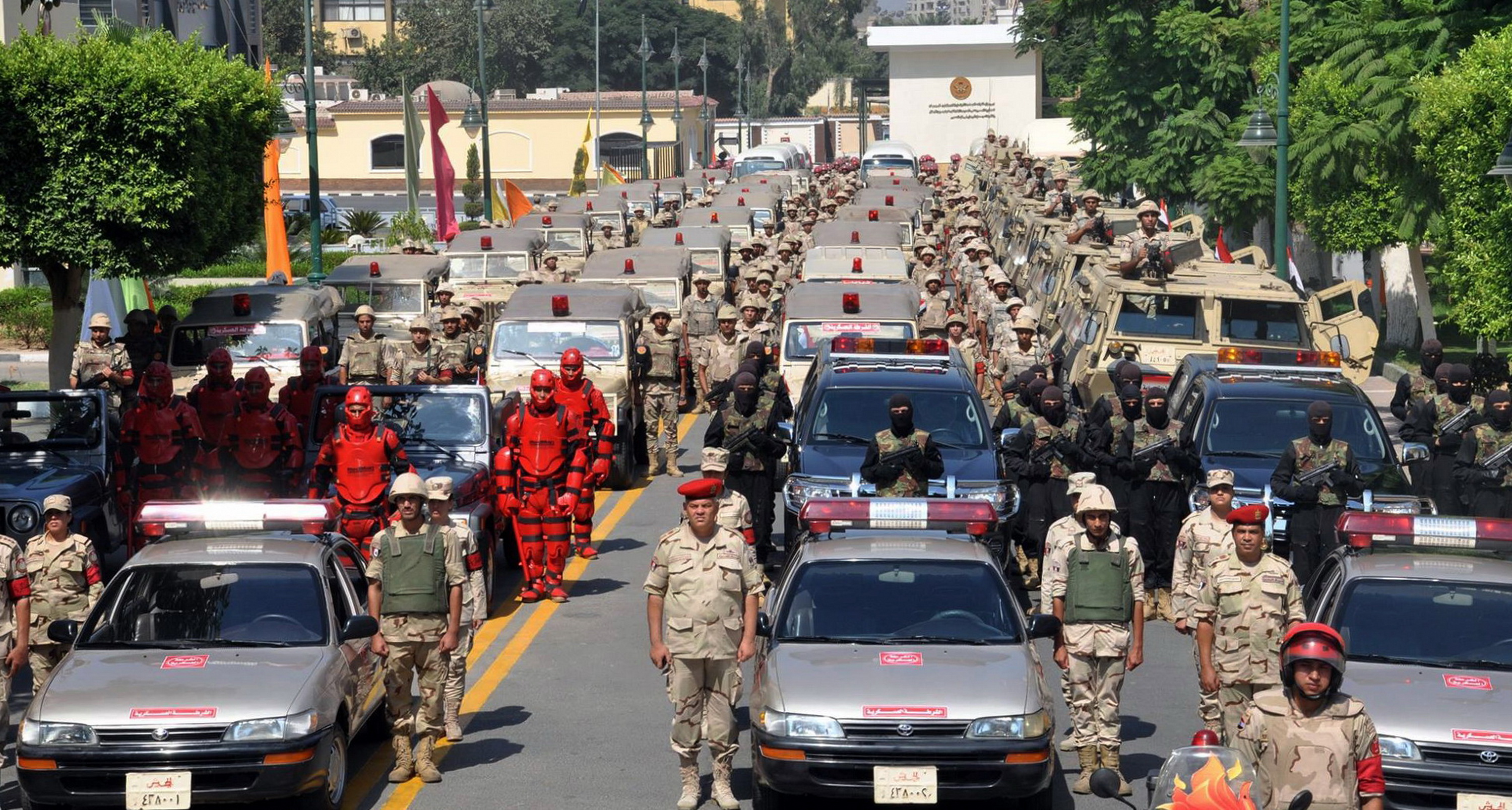 استعدادات القوات المسلحة لتأمين افتتاح قناة السويس الجديدة