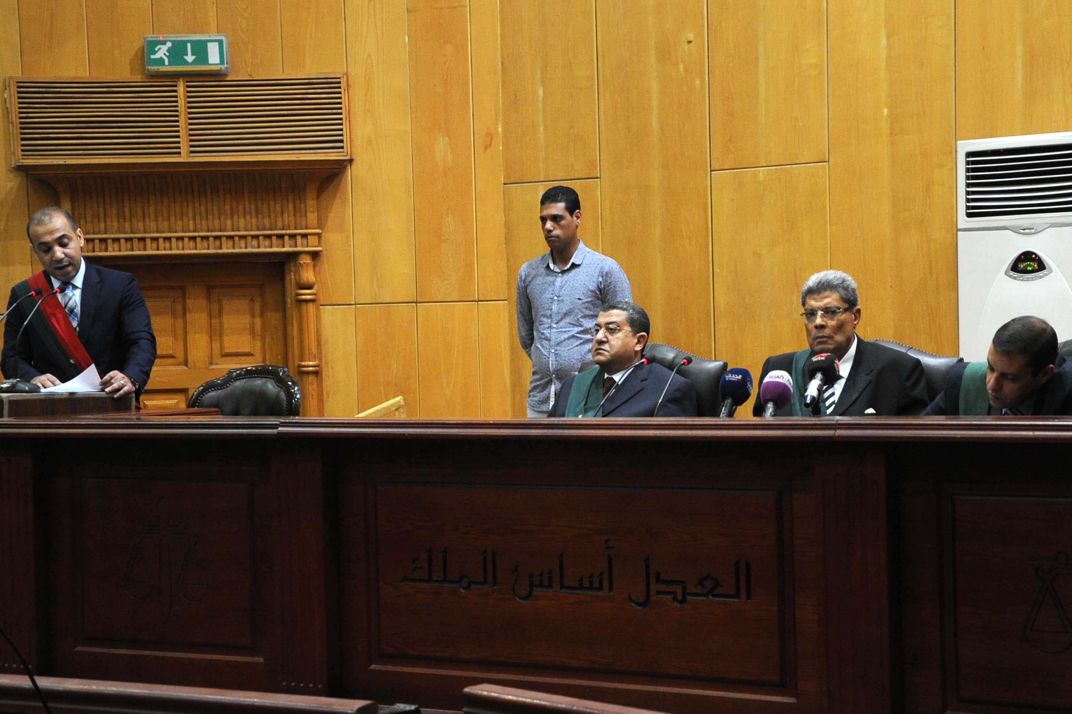 بالصور .. علاء وجمال مبارك فى قضية التلاعب بالبورصة