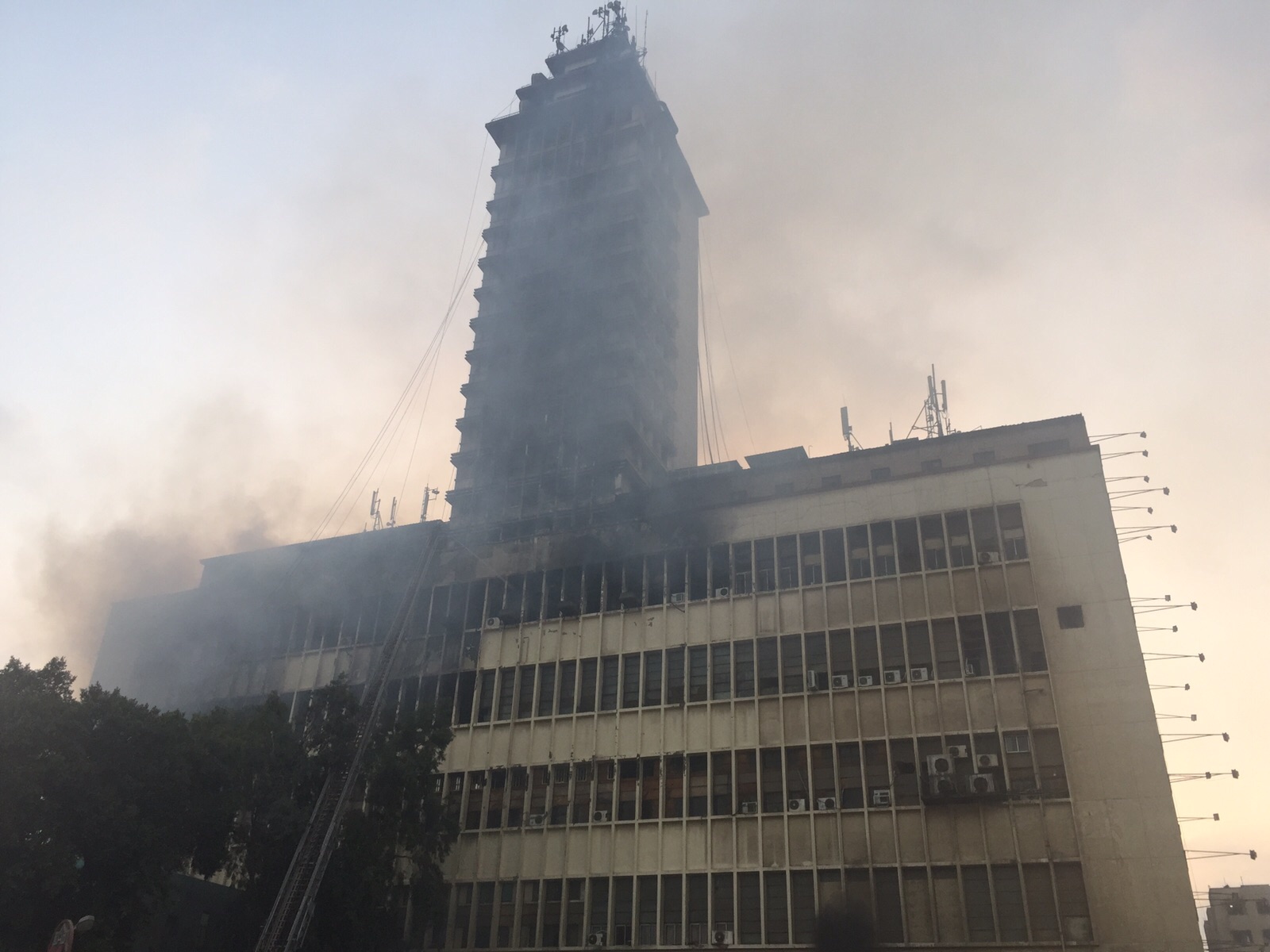 حريق بالدور السابع والثامن والتاسع بسنترال الأوبرا