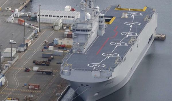 فرنسا تعلن رسمياً شراء مصر سفينتي “ميسترال” لم تسلمهما لروسيا