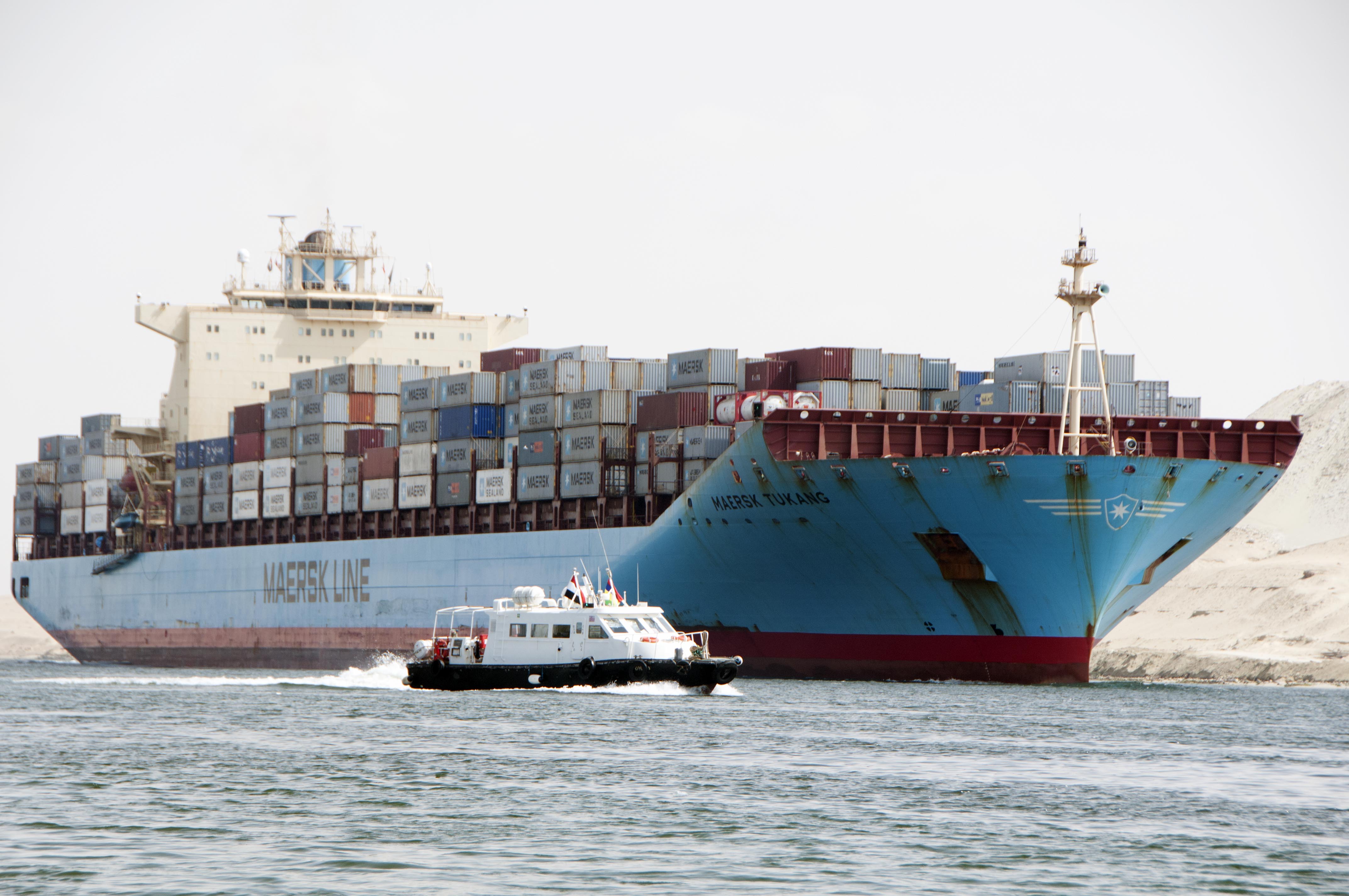 مميش: عبور57 سفينة عملاقة لقناة السويس بحمولات قياسية